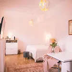 Nefer, Haus Hotel *