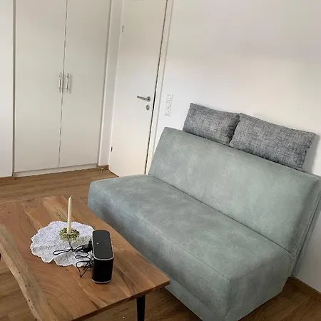 Nefer, Haus
