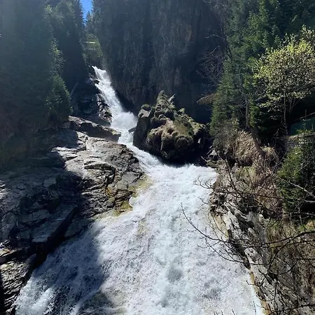 Nefer, Haus 酒店 *