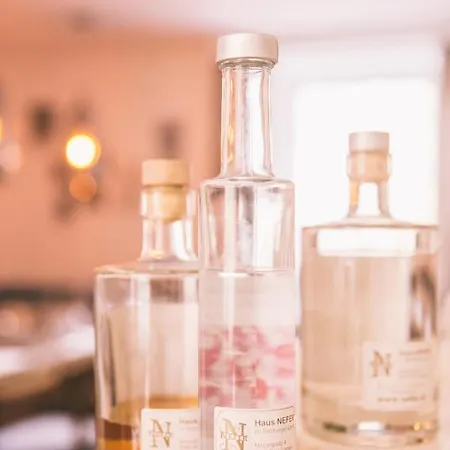 Nefer, Haus 巴德加斯坦