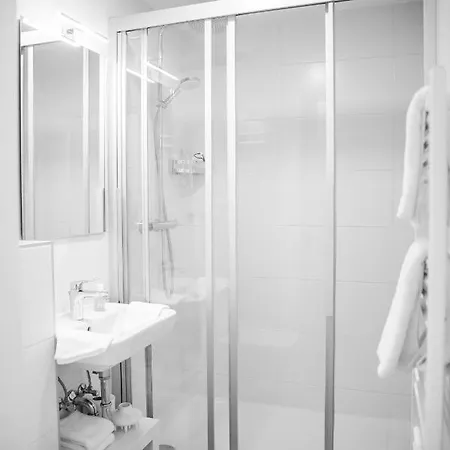 Nefer, Haus 酒店 巴德加斯坦