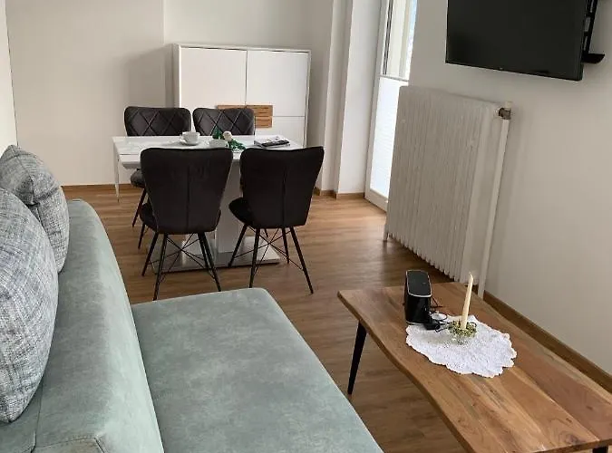 Nefer, Haus فندق باد جاستاين