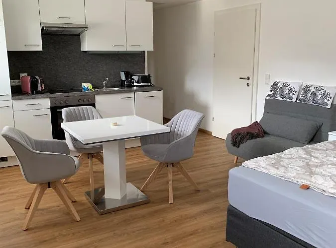 Nefer, Haus * باد جاستاين