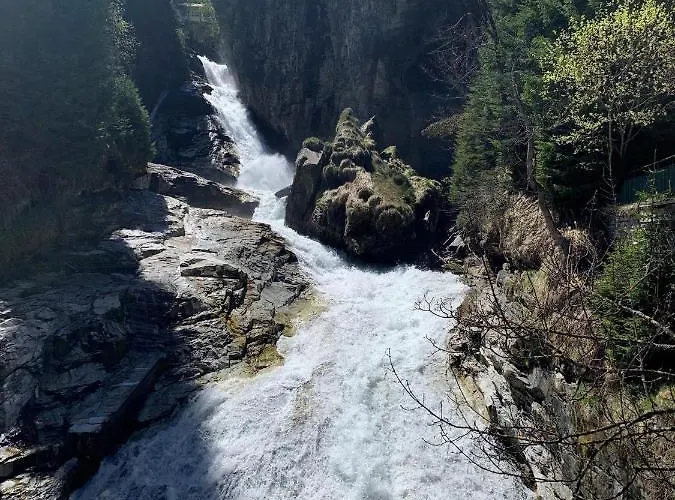 Nefer, Haus فندق *