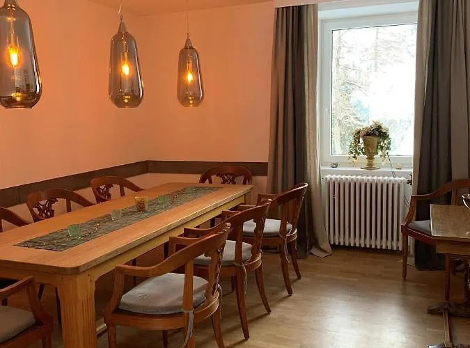 Nefer, Haus فندق *