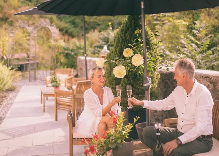 Nefer, Haus فندق باد جاستاين