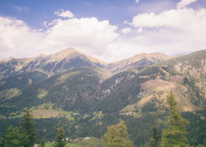 فندق Nefer, Haus