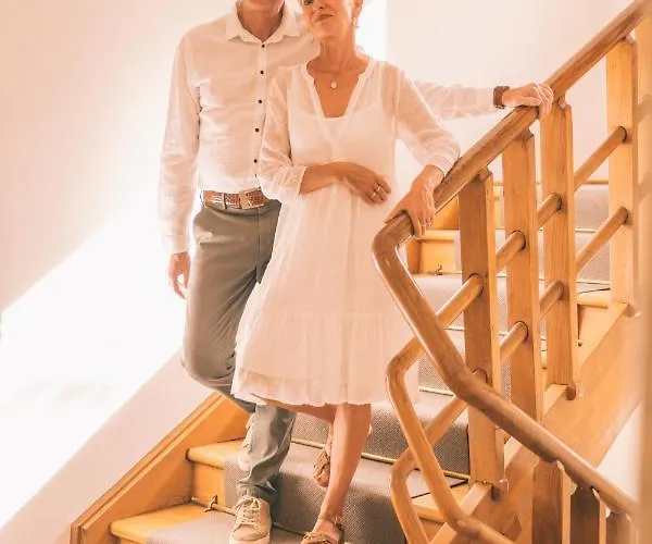 Nefer, Haus فندق *