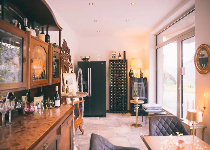 Nefer, Haus فندق