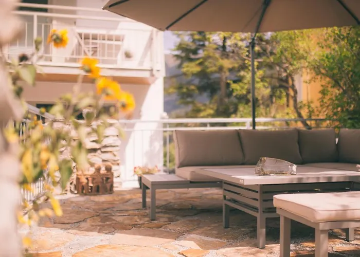 Nefer, Haus فندق