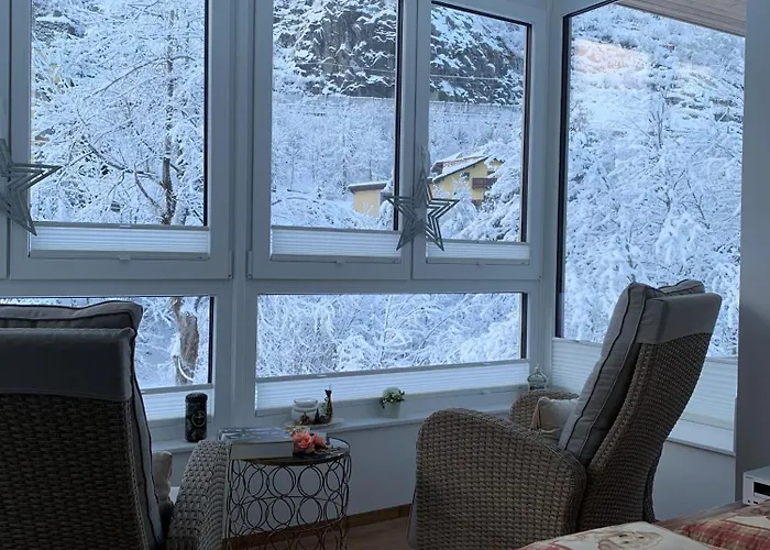 Nefer, Haus فندق